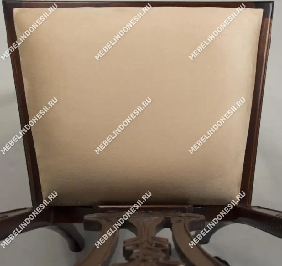 Резной стул в стиле Чиппендейл  